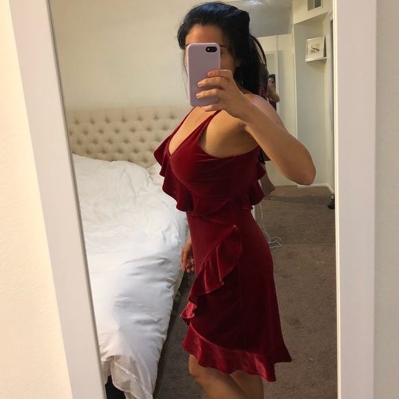 Express red velvet ruffle dress NWT - Picture 2 of 6